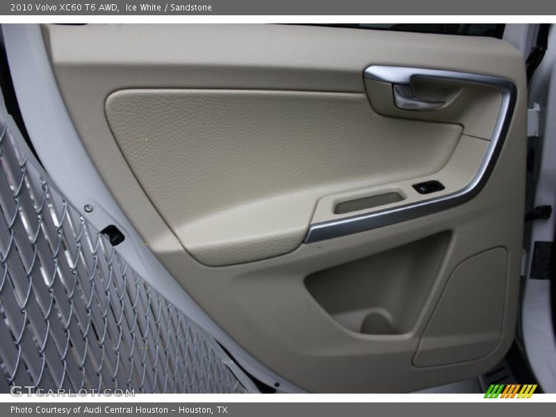 Ice White / Sandstone 2010 Volvo XC60 T6 AWD