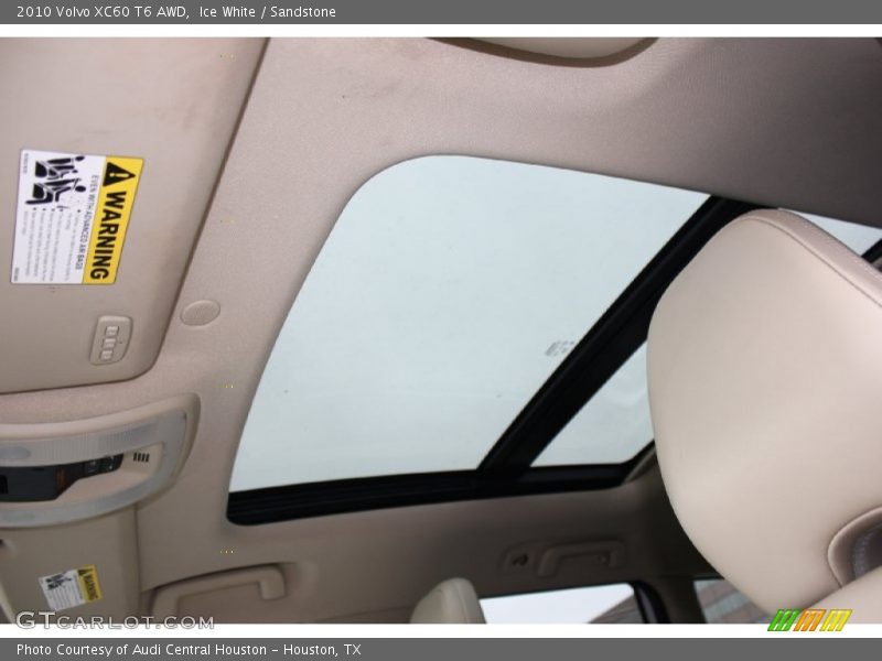 Ice White / Sandstone 2010 Volvo XC60 T6 AWD