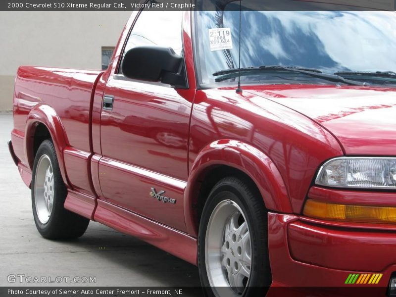 Victory Red / Graphite 2000 Chevrolet S10 Xtreme Regular Cab