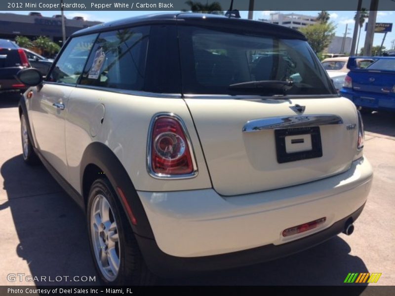Pepper White / Carbon Black 2012 Mini Cooper Hardtop