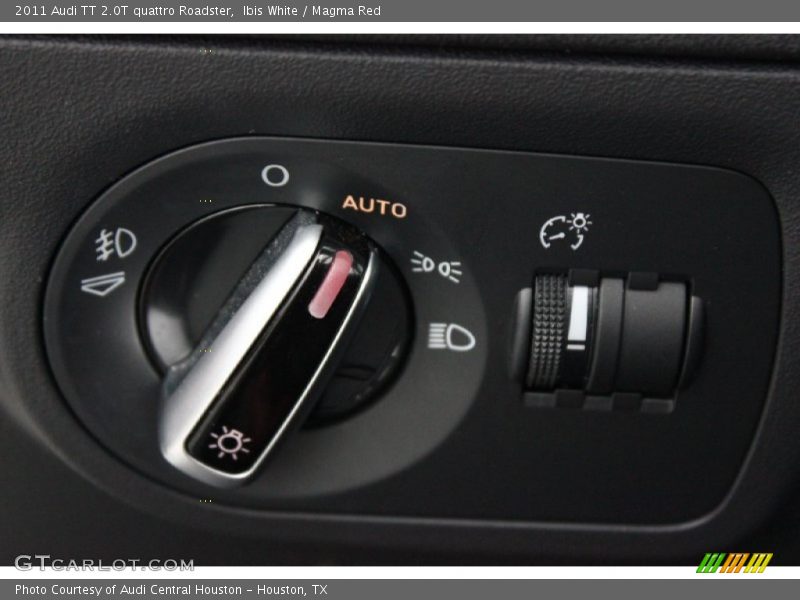 Ibis White / Magma Red 2011 Audi TT 2.0T quattro Roadster