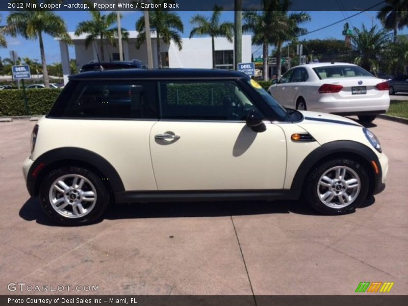 Pepper White / Carbon Black 2012 Mini Cooper Hardtop