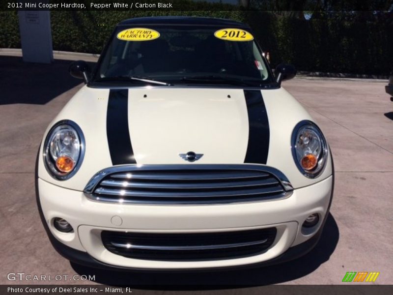 Pepper White / Carbon Black 2012 Mini Cooper Hardtop