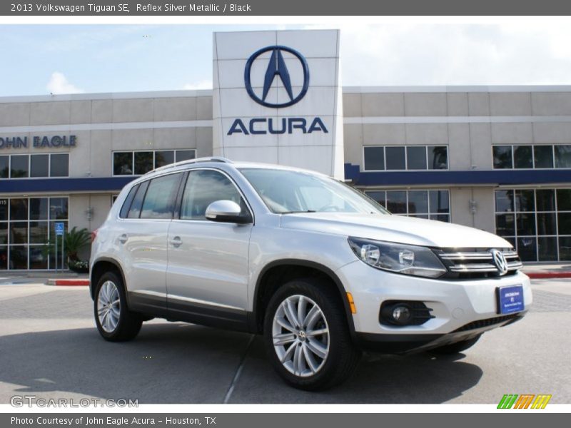 Reflex Silver Metallic / Black 2013 Volkswagen Tiguan SE