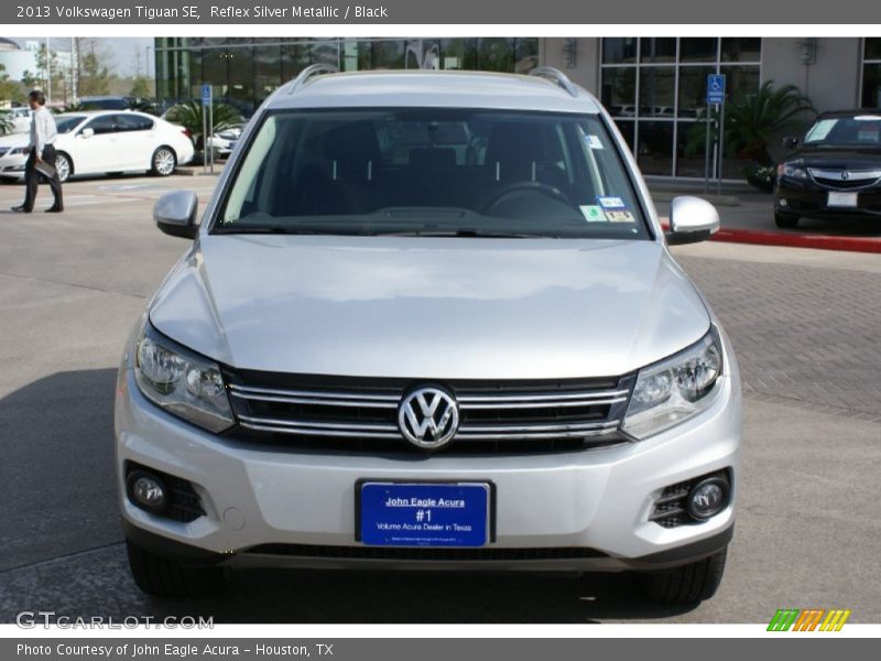 Reflex Silver Metallic / Black 2013 Volkswagen Tiguan SE