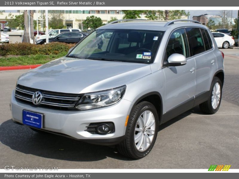 Reflex Silver Metallic / Black 2013 Volkswagen Tiguan SE