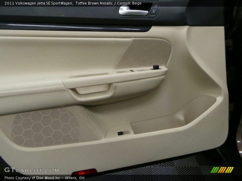 Toffee Brown Metallic / Cornsilk Beige 2011 Volkswagen Jetta SE SportWagen