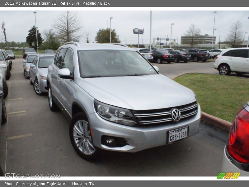 Reflex Silver Metallic / Black 2013 Volkswagen Tiguan SE