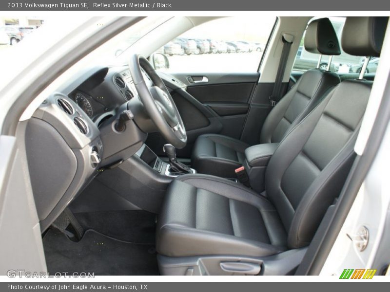 Reflex Silver Metallic / Black 2013 Volkswagen Tiguan SE