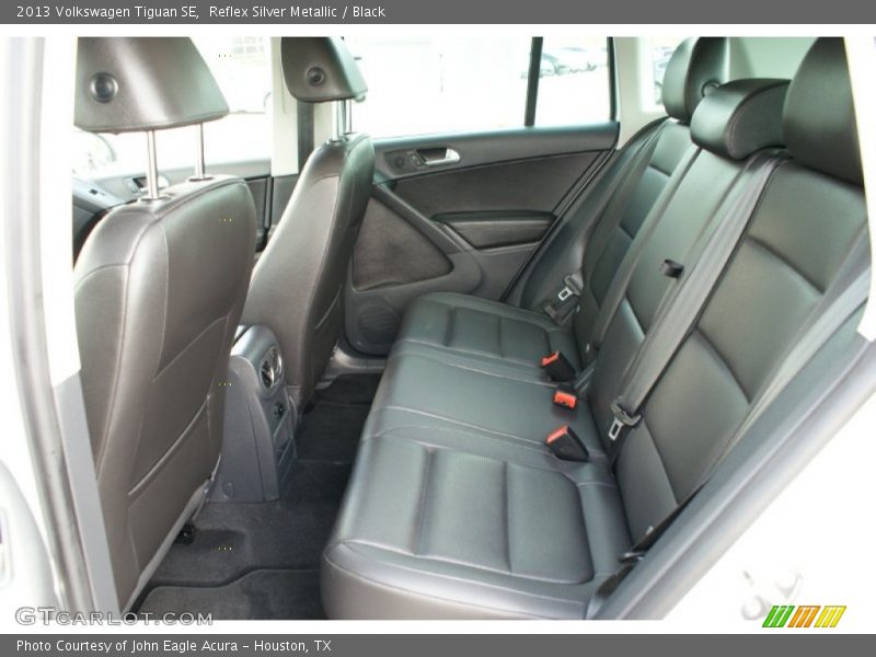 Reflex Silver Metallic / Black 2013 Volkswagen Tiguan SE