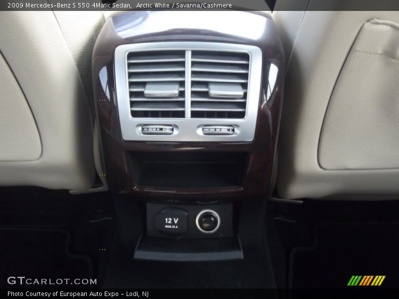 Arctic White / Savanna/Cashmere 2009 Mercedes-Benz S 550 4Matic Sedan