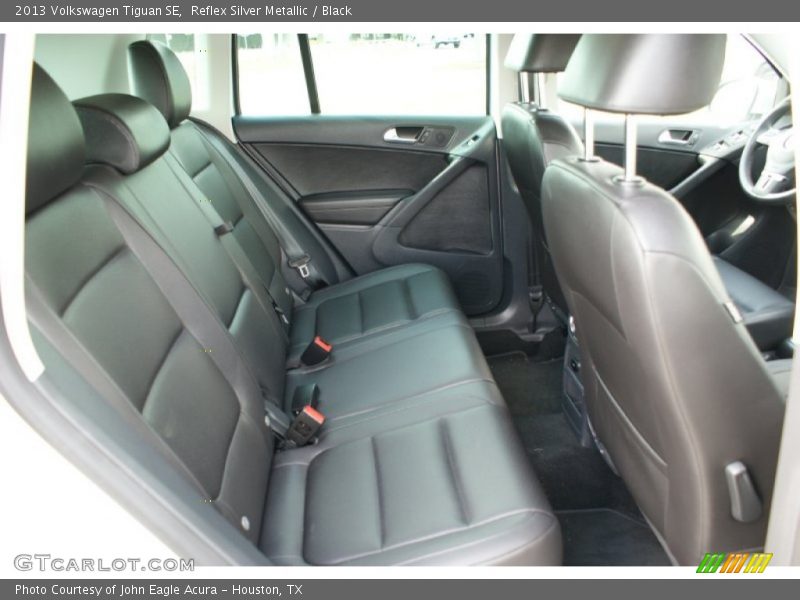Reflex Silver Metallic / Black 2013 Volkswagen Tiguan SE