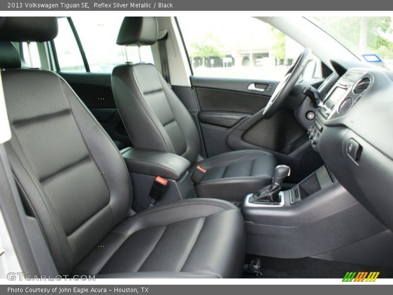Reflex Silver Metallic / Black 2013 Volkswagen Tiguan SE
