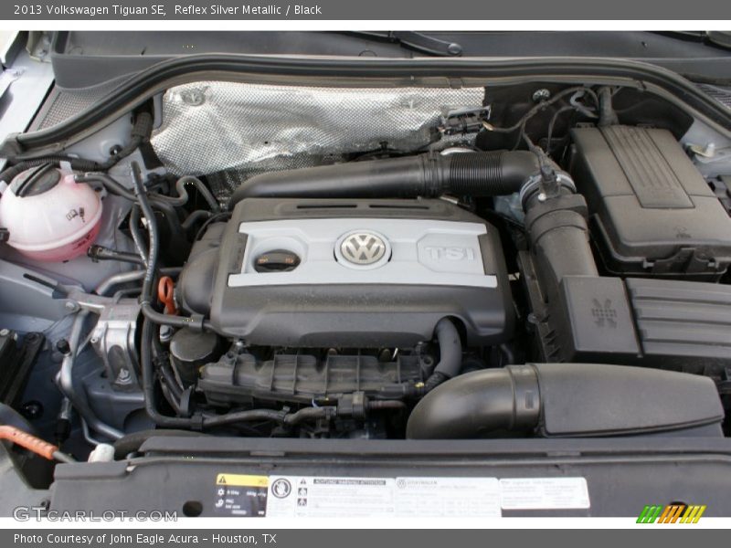 Reflex Silver Metallic / Black 2013 Volkswagen Tiguan SE