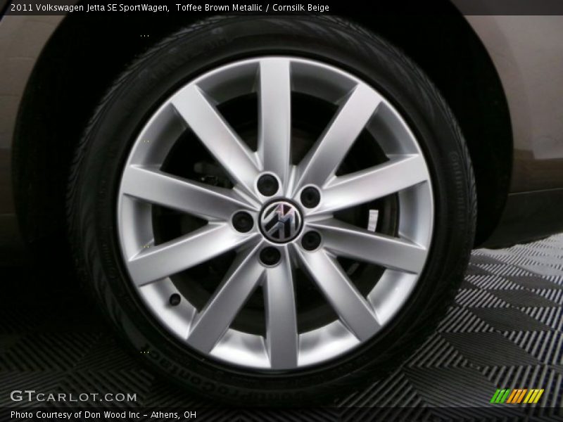 Toffee Brown Metallic / Cornsilk Beige 2011 Volkswagen Jetta SE SportWagen