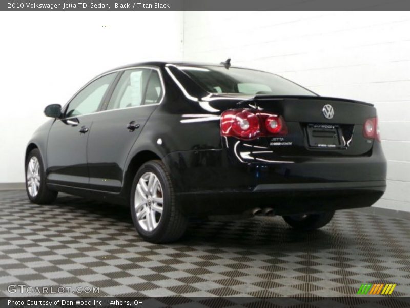 Black / Titan Black 2010 Volkswagen Jetta TDI Sedan