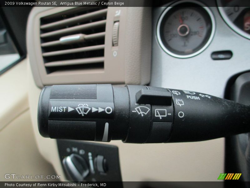 Antigua Blue Metallic / Ceylon Beige 2009 Volkswagen Routan SE