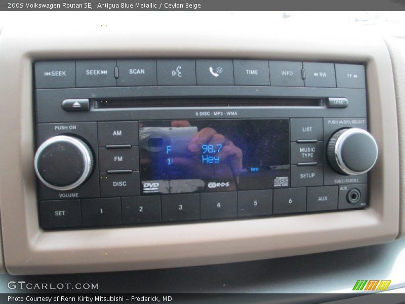 Antigua Blue Metallic / Ceylon Beige 2009 Volkswagen Routan SE