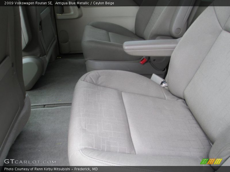 Antigua Blue Metallic / Ceylon Beige 2009 Volkswagen Routan SE
