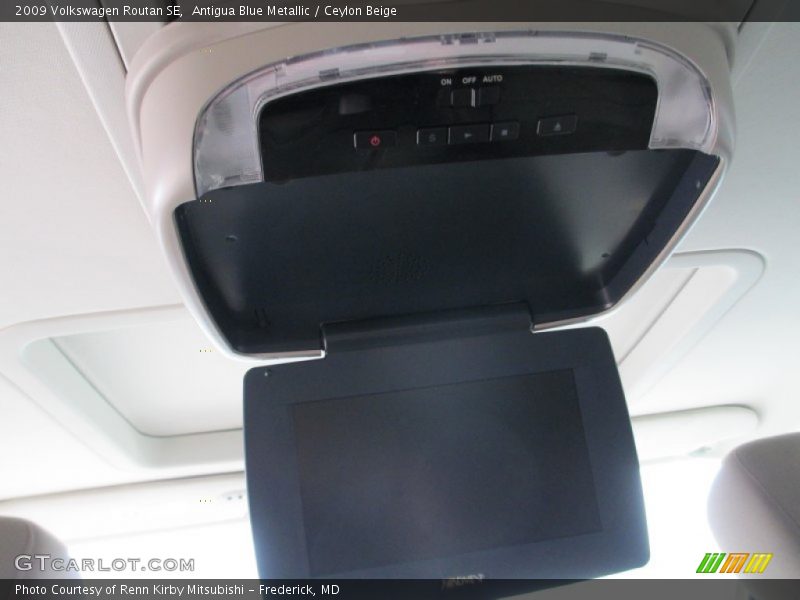 Antigua Blue Metallic / Ceylon Beige 2009 Volkswagen Routan SE
