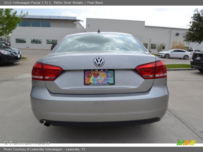 Reflex Silver Metallic / Titan Black 2013 Volkswagen Passat 2.5L S