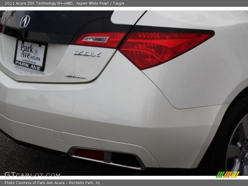 Aspen White Pearl / Taupe 2011 Acura ZDX Technology SH-AWD