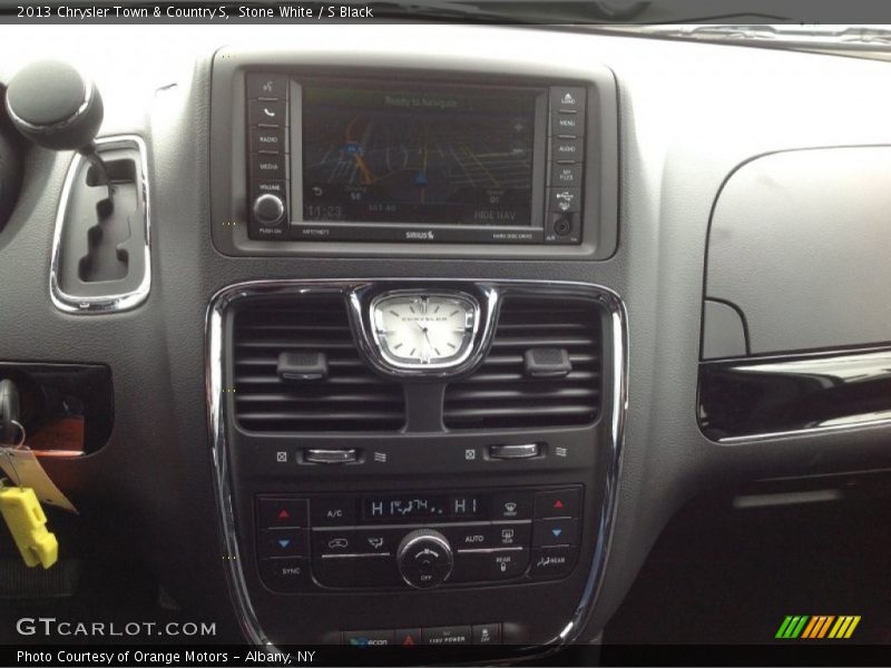 Stone White / S Black 2013 Chrysler Town & Country S