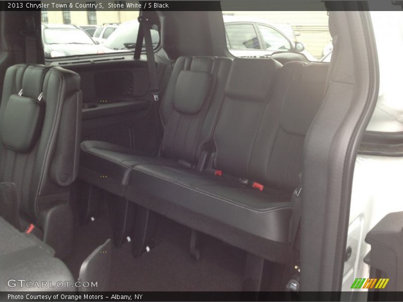 Stone White / S Black 2013 Chrysler Town & Country S