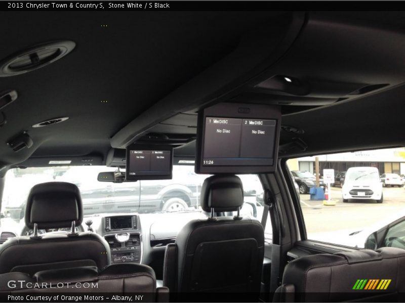 Stone White / S Black 2013 Chrysler Town & Country S