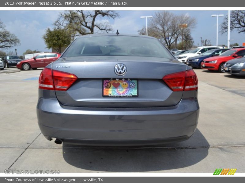 Platinum Gray Metallic / Titan Black 2013 Volkswagen Passat 2.5L S