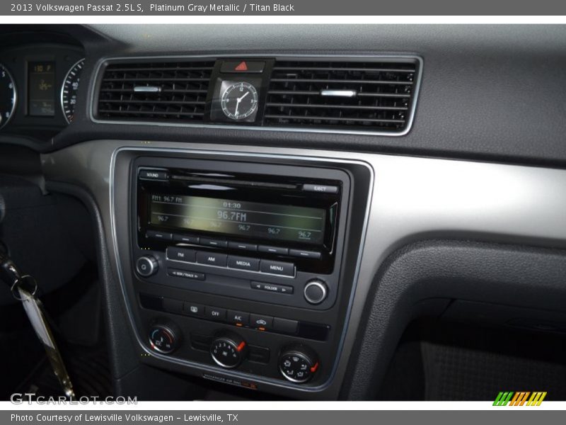 Platinum Gray Metallic / Titan Black 2013 Volkswagen Passat 2.5L S