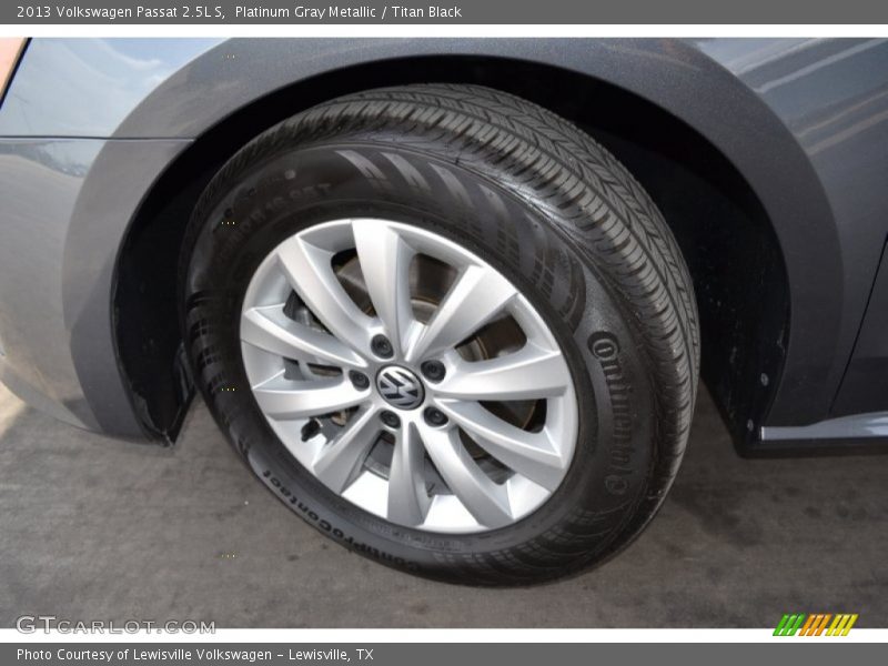 Platinum Gray Metallic / Titan Black 2013 Volkswagen Passat 2.5L S