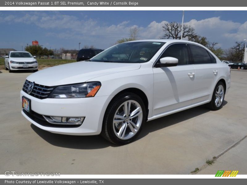 Front 3/4 View of 2014 Passat 1.8T SEL Premium