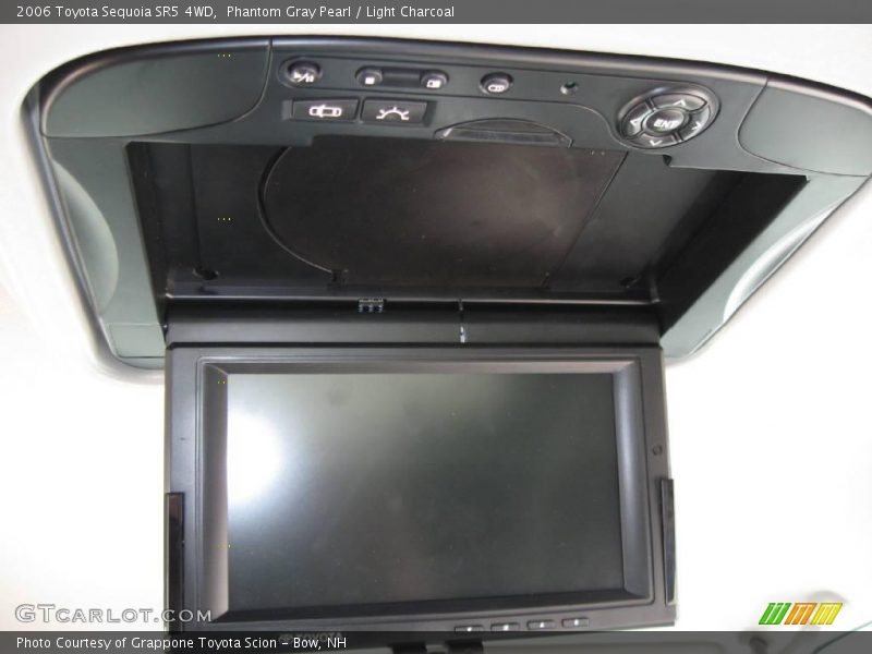 Phantom Gray Pearl / Light Charcoal 2006 Toyota Sequoia SR5 4WD