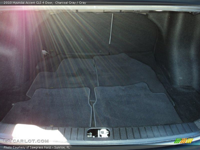Charcoal Gray / Gray 2010 Hyundai Accent GLS 4 Door