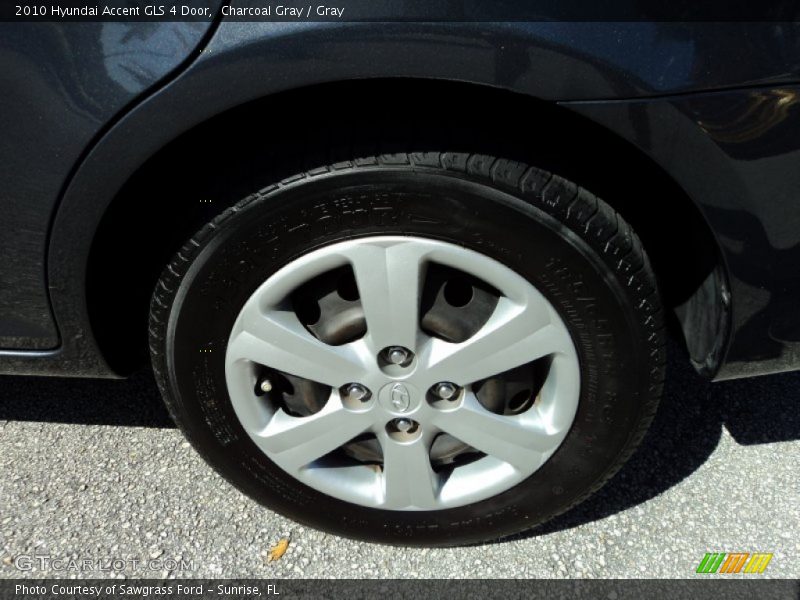 Charcoal Gray / Gray 2010 Hyundai Accent GLS 4 Door