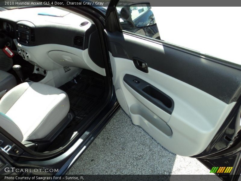 Charcoal Gray / Gray 2010 Hyundai Accent GLS 4 Door