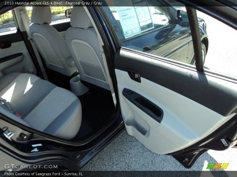 Charcoal Gray / Gray 2010 Hyundai Accent GLS 4 Door