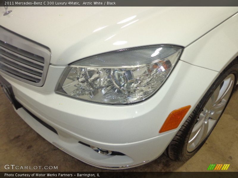 Arctic White / Black 2011 Mercedes-Benz C 300 Luxury 4Matic