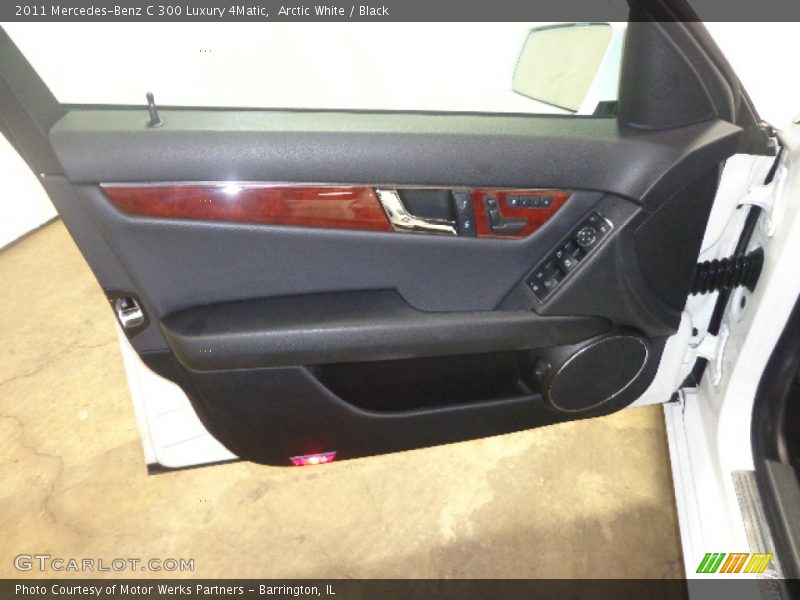 Arctic White / Black 2011 Mercedes-Benz C 300 Luxury 4Matic