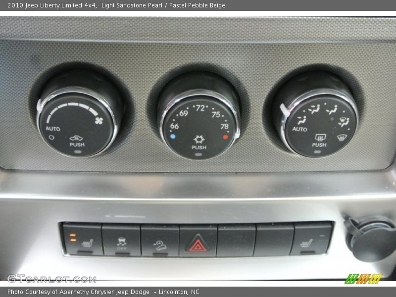 Light Sandstone Pearl / Pastel Pebble Beige 2010 Jeep Liberty Limited 4x4