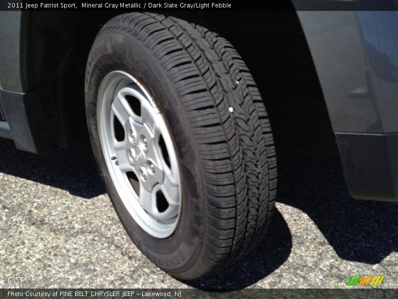 Mineral Gray Metallic / Dark Slate Gray/Light Pebble 2011 Jeep Patriot Sport