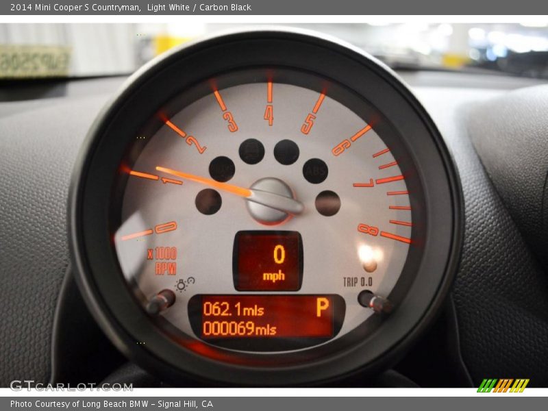 Light White / Carbon Black 2014 Mini Cooper S Countryman
