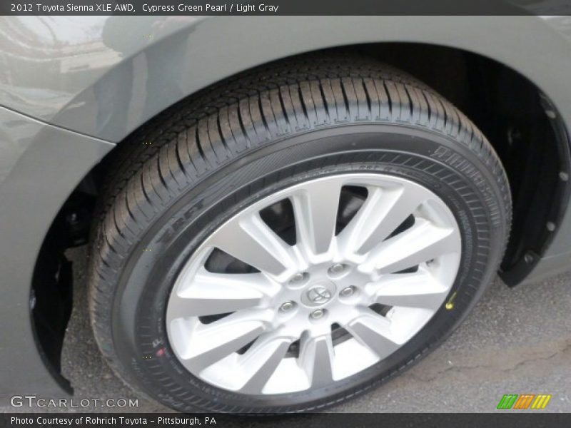 Cypress Green Pearl / Light Gray 2012 Toyota Sienna XLE AWD