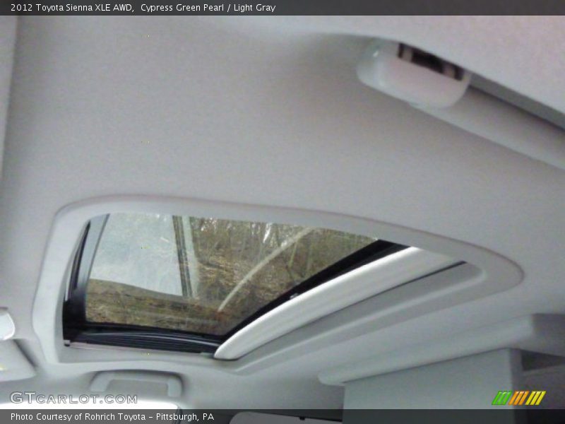 Cypress Green Pearl / Light Gray 2012 Toyota Sienna XLE AWD