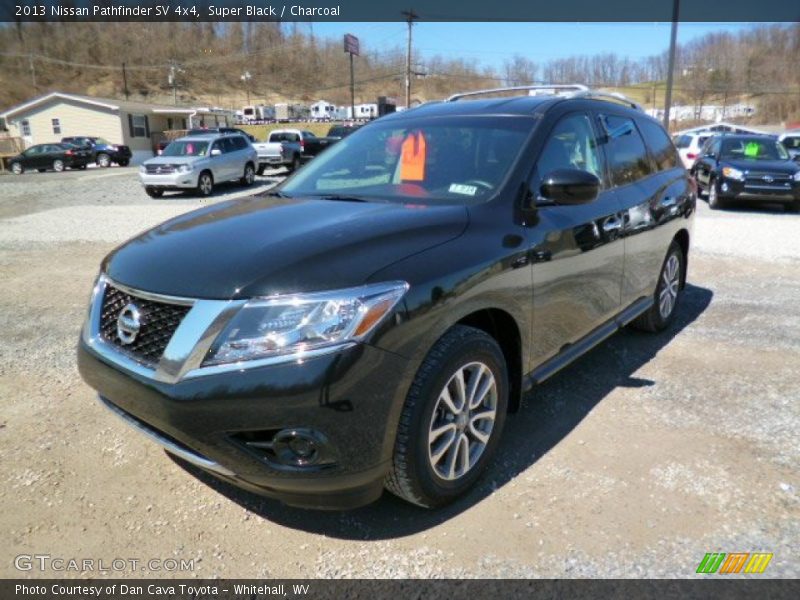 Super Black / Charcoal 2013 Nissan Pathfinder SV 4x4