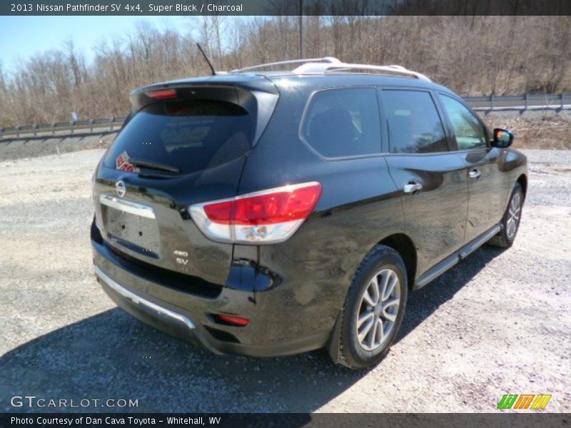 Super Black / Charcoal 2013 Nissan Pathfinder SV 4x4