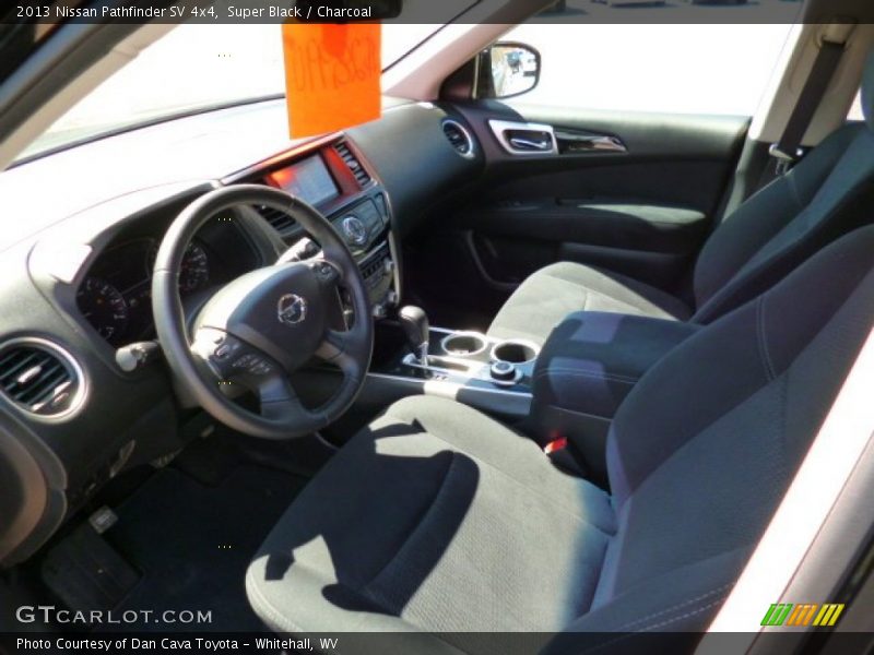 Super Black / Charcoal 2013 Nissan Pathfinder SV 4x4