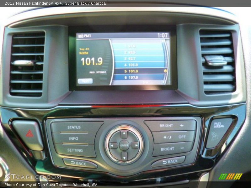Super Black / Charcoal 2013 Nissan Pathfinder SV 4x4