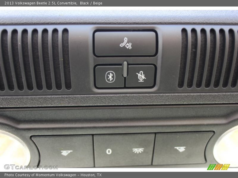 Black / Beige 2013 Volkswagen Beetle 2.5L Convertible